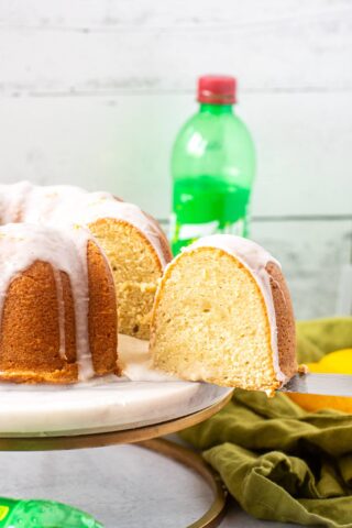 Lemon 7UP Cake – Ultra-Moist Citrus Bundt Cake with Classic Southern Flavor