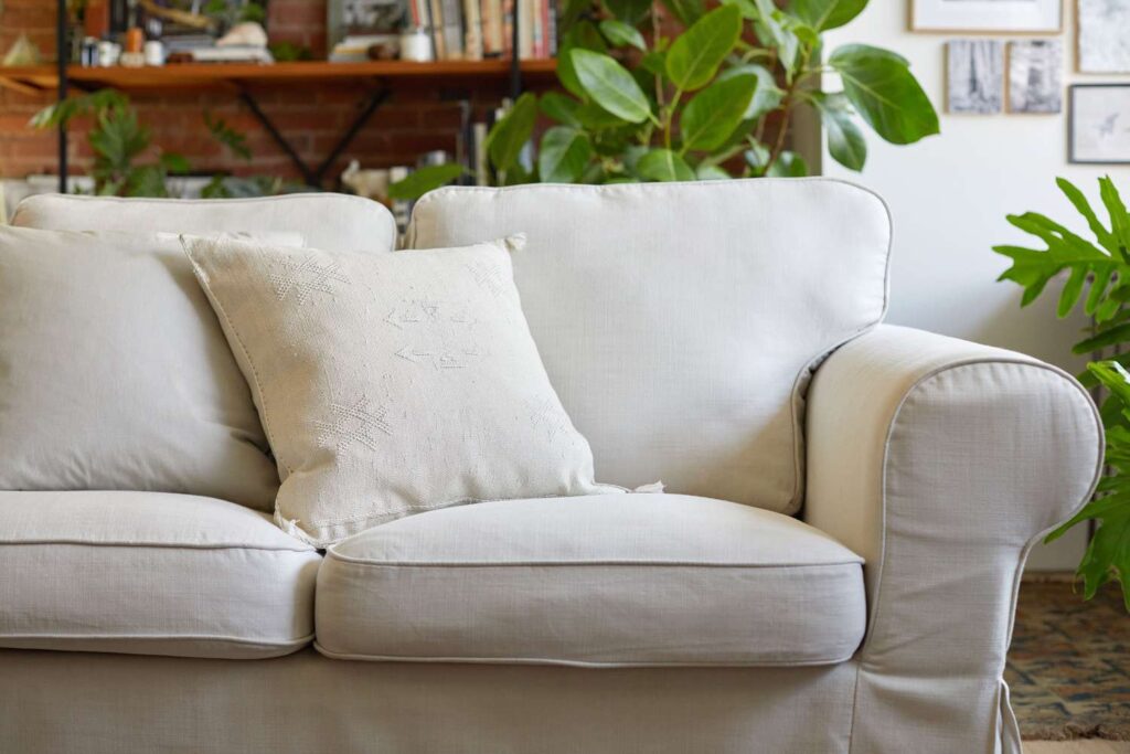 What My Husband Was Hiding Inside the Couch Cushion Revealed a Secret That Brought Us Back Together
